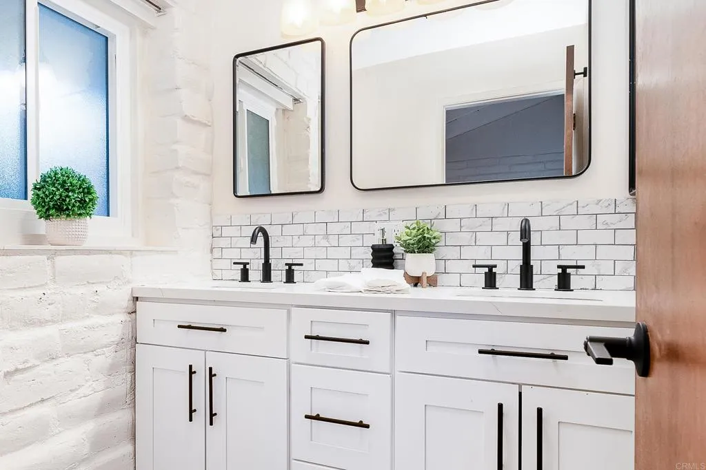 https://cdn.realtyfeed.com/cdn/127/306282707/e5ecb2bdd2de8cc7d7bcb38655e6d5d7.webp