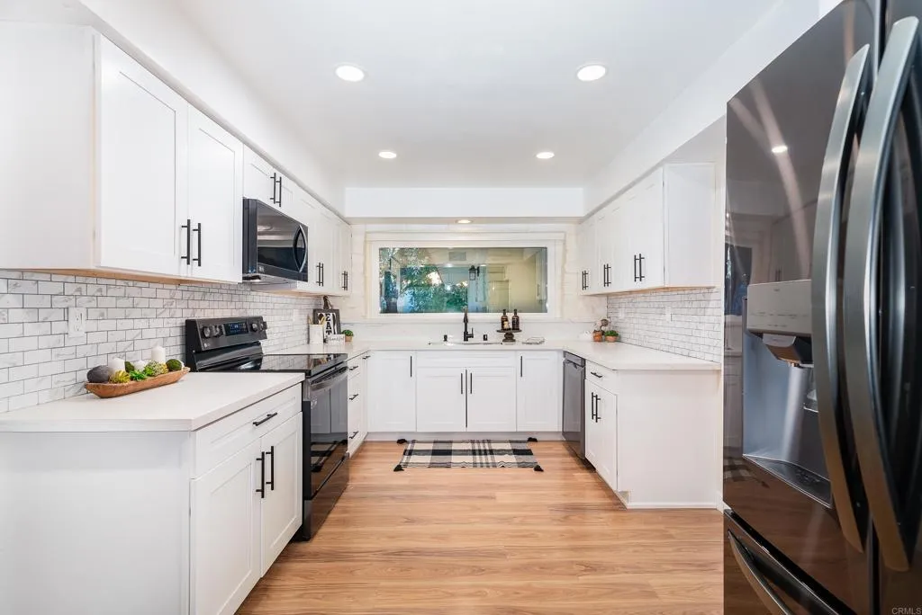 https://cdn.realtyfeed.com/cdn/127/306282707/ea3763cffdb3b65fc24294b5752c8cec.webp