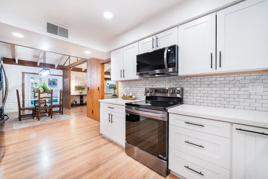 https://cdn.realtyfeed.com/cdn/127/306282707/ebb400ea9e2377a90a83c37298ffd15d.webp