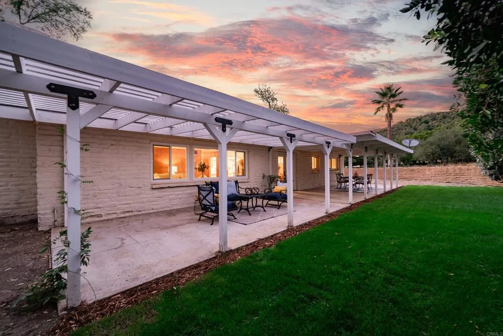 https://cdn.realtyfeed.com/cdn/127/306282707/f806947f995c8d4f931a4adb6799fc52.webp
