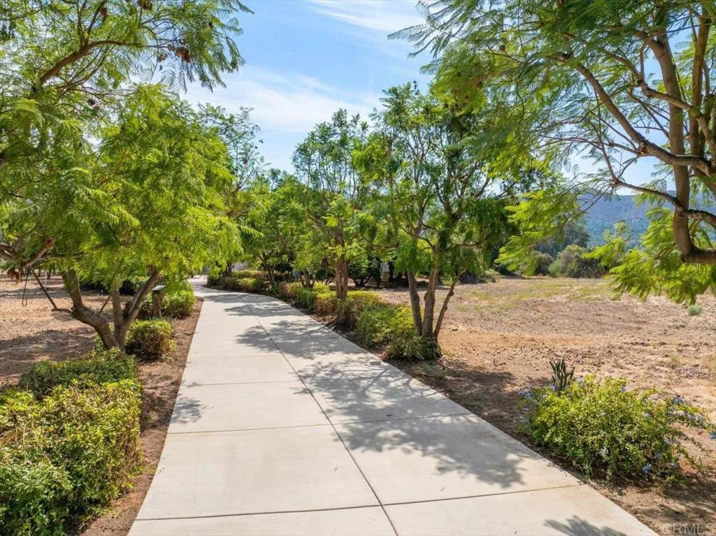 https://cdn.realtyfeed.com/cdn/127/306284164/f8949fceccec6b35a6c4842d781a11bd.webp