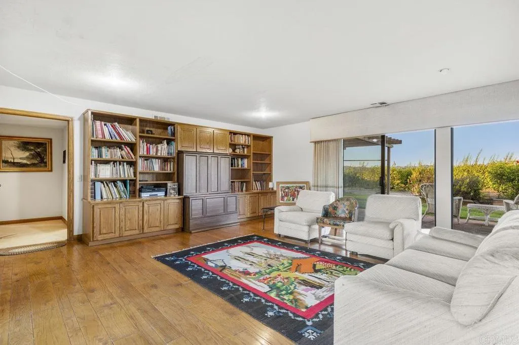 https://cdn.realtyfeed.com/cdn/127/306284893/2d518290c127327b93df50cc19353e25.webp