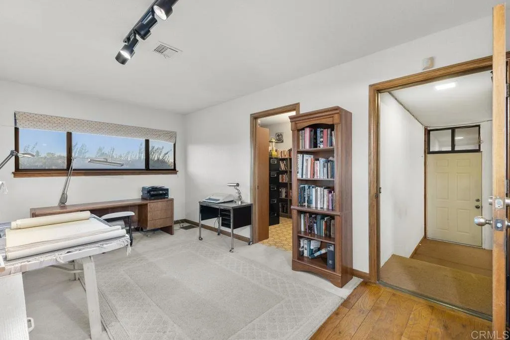 https://cdn.realtyfeed.com/cdn/127/306284893/310f49163ffb49db3ab5fe4e97471dc7.webp