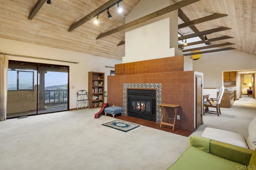 https://cdn.realtyfeed.com/cdn/127/306284893/556f67be749ad6298c8ce138159f6192.webp
