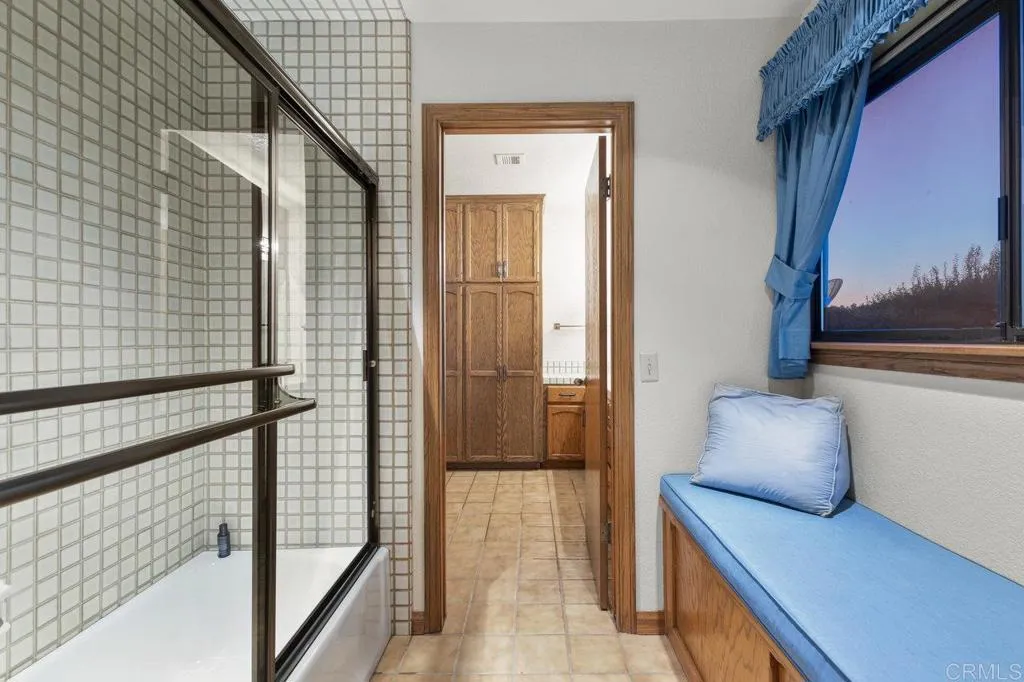 https://cdn.realtyfeed.com/cdn/127/306284893/6d091db4654476d2c6653aca41fba77f.webp