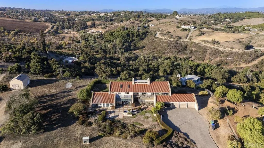 https://cdn.realtyfeed.com/cdn/127/306284893/94ba48447f18cd141fb6231e3f5b456a.webp