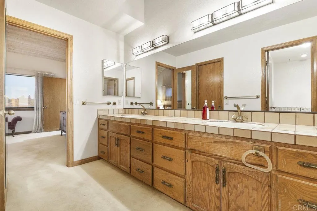 https://cdn.realtyfeed.com/cdn/127/306284893/966134744a60f1c32b89a668f177bed1.webp