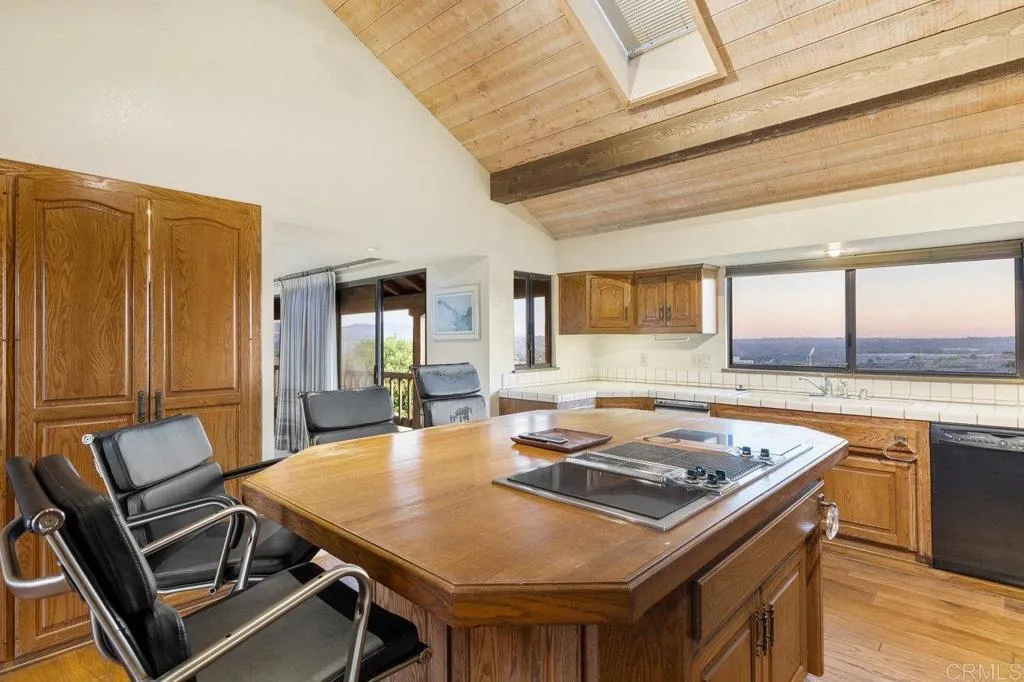 https://cdn.realtyfeed.com/cdn/127/306284893/99c1697db006318e9d33b596072237ae.webp