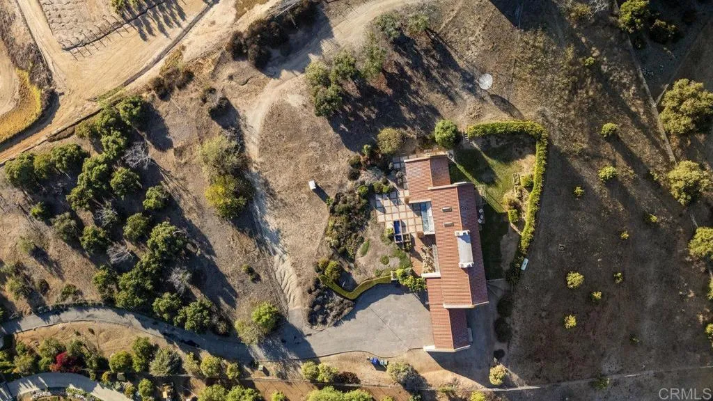 https://cdn.realtyfeed.com/cdn/127/306284893/9d27f1aa6a41fda70c5fd3bd71e1402f.webp