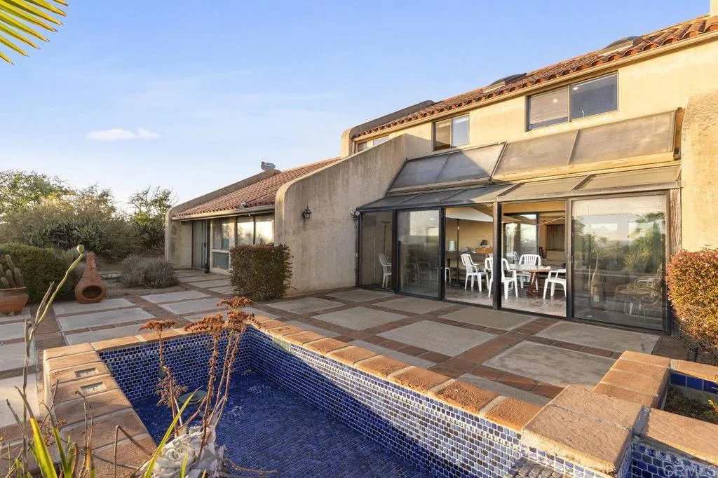 https://cdn.realtyfeed.com/cdn/127/306284893/a2d6e3407e62685a783dfdfa68c5a54c.webp