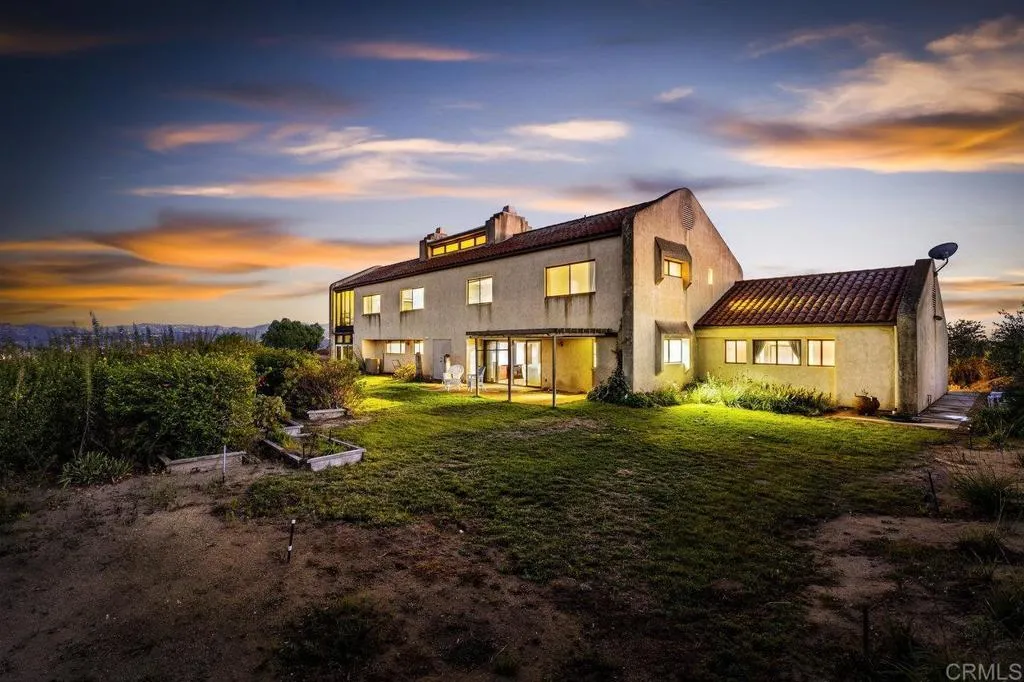 https://cdn.realtyfeed.com/cdn/127/306284893/bbbf68a085bf21f056e282e7112c9957.webp