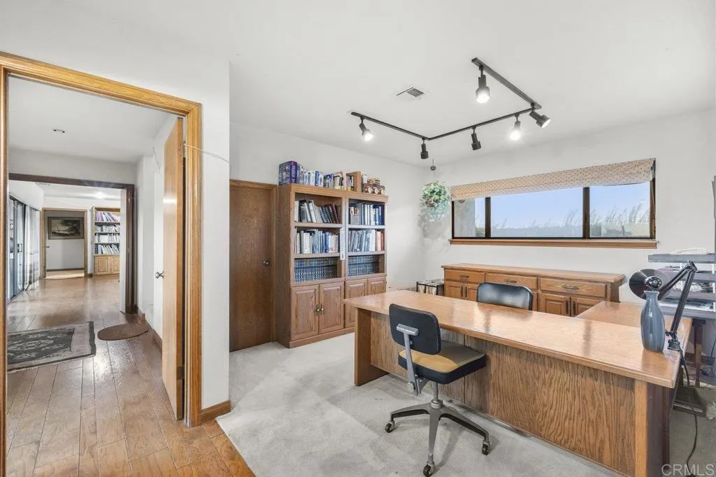https://cdn.realtyfeed.com/cdn/127/306284893/be1a193602fbb113691876153efa8ae3.webp