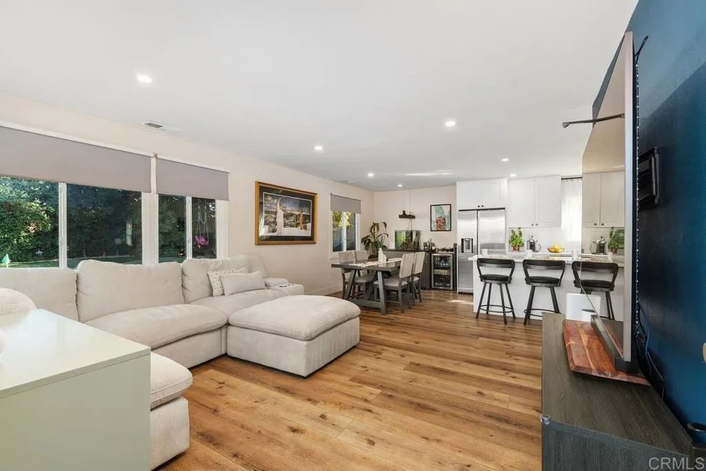 https://cdn.realtyfeed.com/cdn/127/306285144/2e02ac97f52260e50325e9495a056340.webp