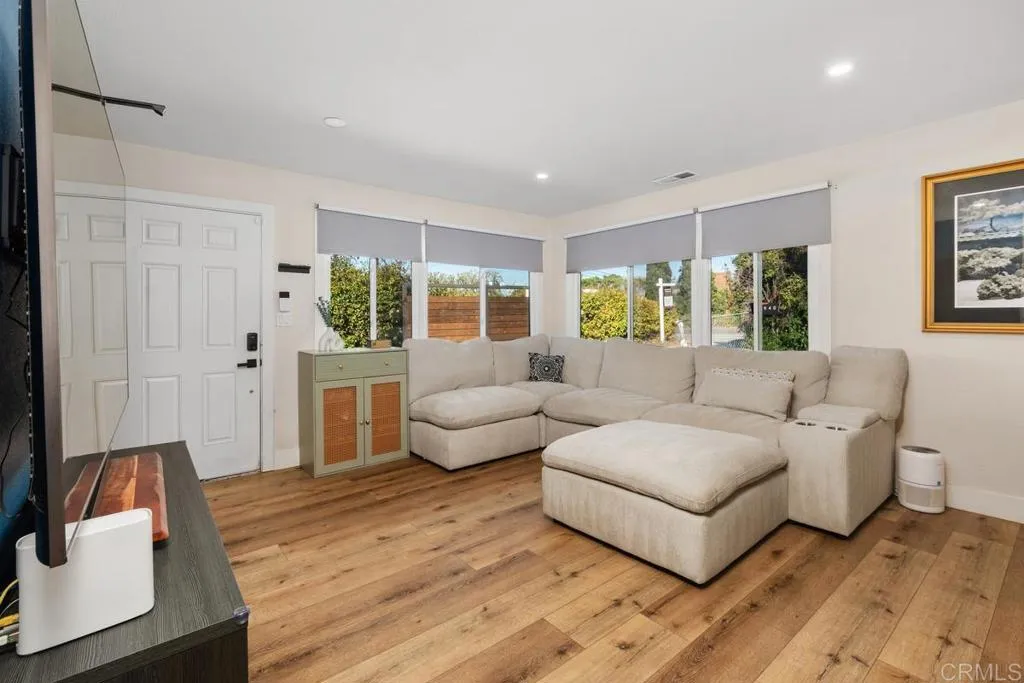 https://cdn.realtyfeed.com/cdn/127/306285144/445a62782ce0258f5f5c878572a2769c.webp