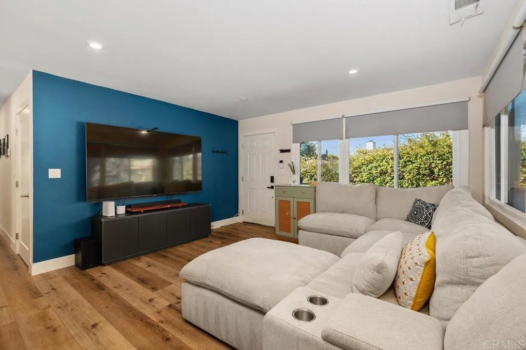 https://cdn.realtyfeed.com/cdn/127/306285144/bf8a7444584818aea5c5ffc9268ec63c.webp