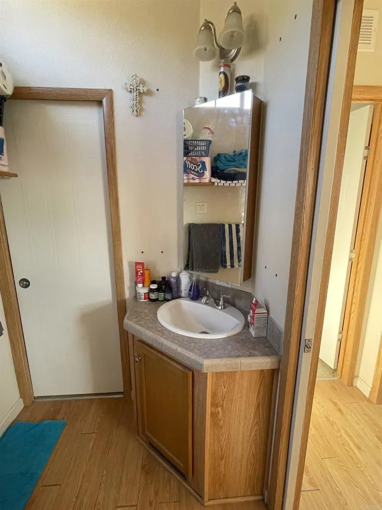 https://cdn.realtyfeed.com/cdn/127/306285503/00e08496188e16a4bbdfaa090407bd54.webp