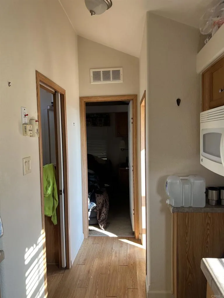 https://cdn.realtyfeed.com/cdn/127/306285503/ad7793631fbfbdd8ccd3d7d61c74a34f.webp