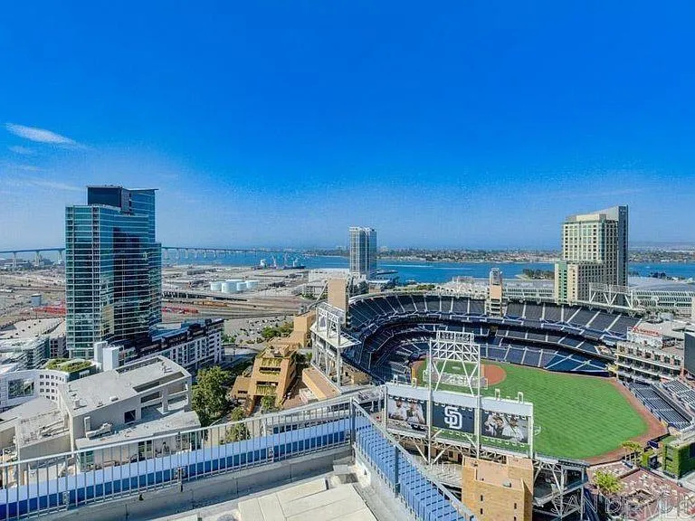 https://cdn.realtyfeed.com/cdn/127/306285790/74373855d3325a5e00da8c0542c6416d.webp