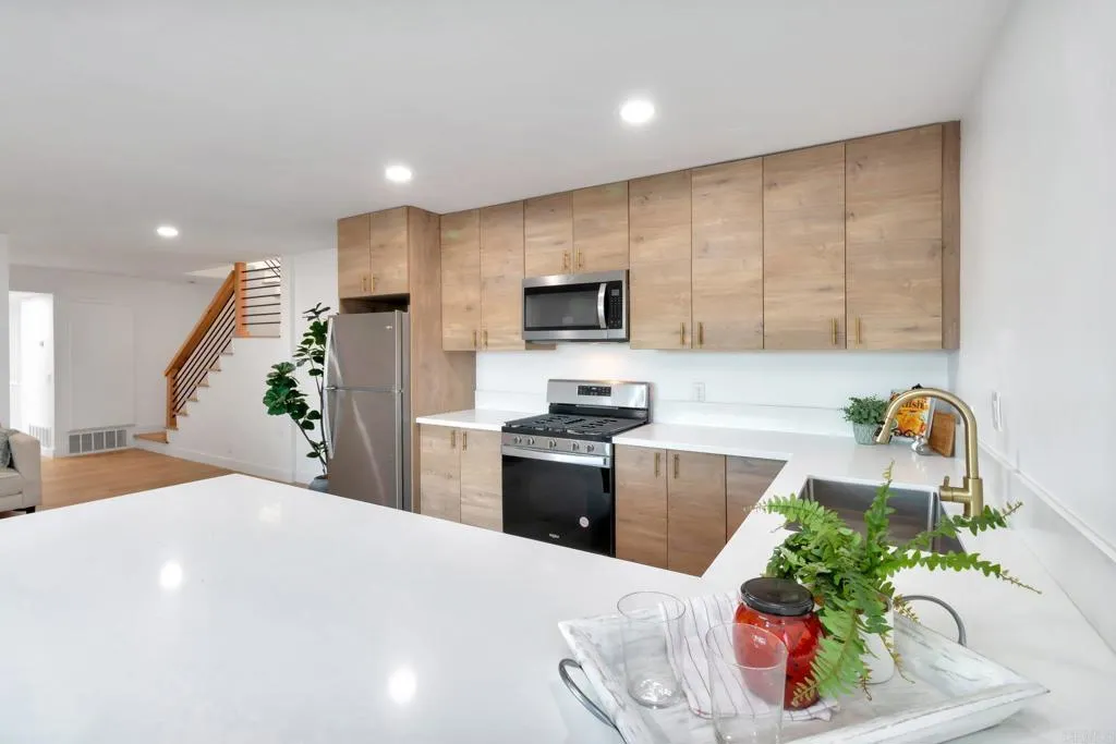 https://cdn.realtyfeed.com/cdn/127/306285905/104c135e822a40263ea34e31c1568df8.webp