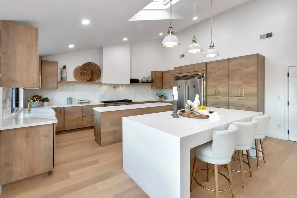 https://cdn.realtyfeed.com/cdn/127/306285905/72529b4bb8cbb1c6e353b59684a1ab3e.webp