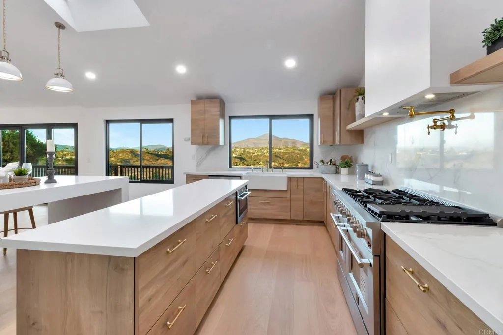 https://cdn.realtyfeed.com/cdn/127/306285905/f0da992e47e1468397540d52e61cfc1d.webp