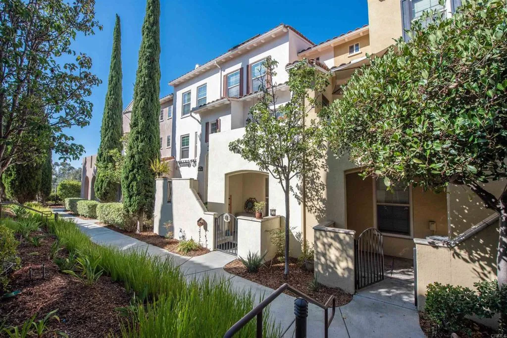 Photo #2: PTP2406306 Listing 