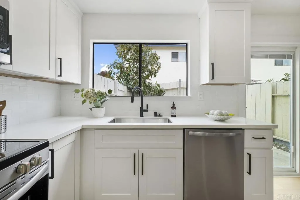 https://cdn.realtyfeed.com/cdn/127/306289401/19c6030a8ef887089295584119c043c5.webp