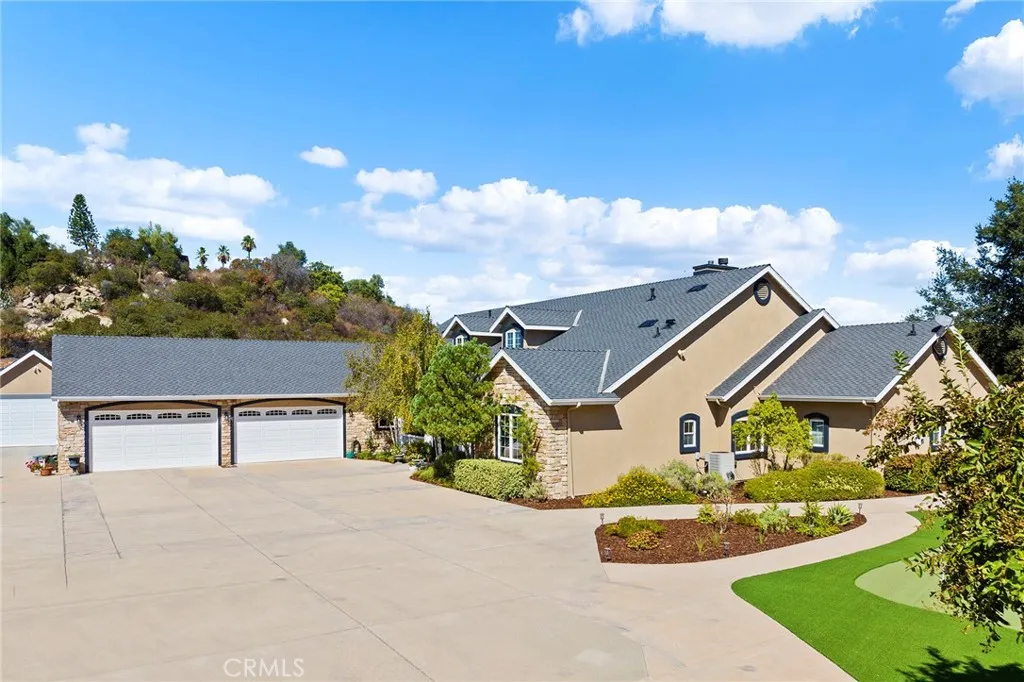 https://cdn.realtyfeed.com/cdn/127/306289942/00eccf43a882fe608389ed8df19c9e06.webp