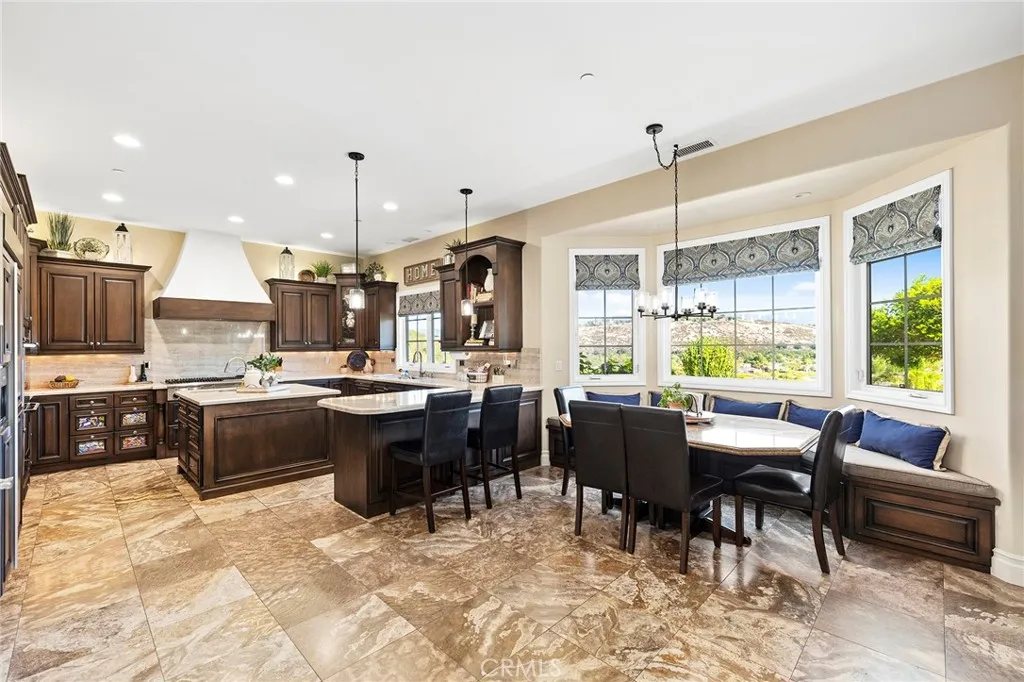 https://cdn.realtyfeed.com/cdn/127/306289942/1b880efa47a9a876545a000b340c1dd6.webp