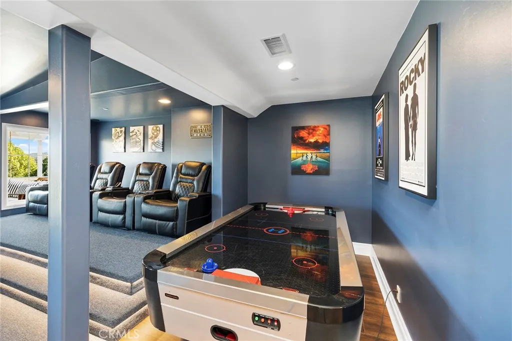 https://cdn.realtyfeed.com/cdn/127/306289942/2aca2e3183bc074c874460d193f7de4a.webp