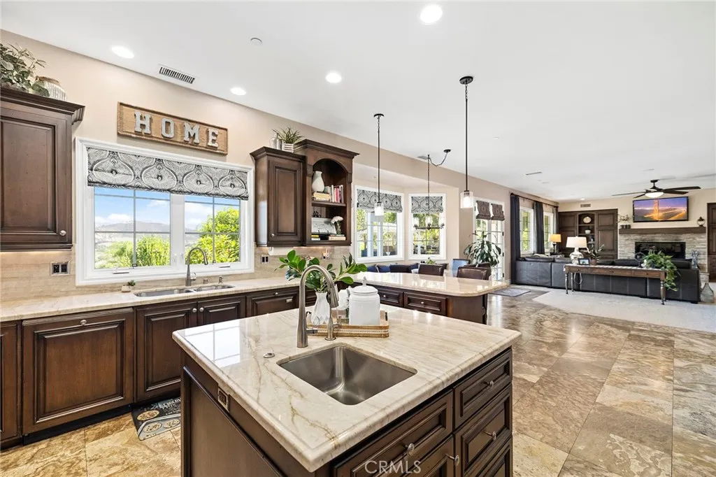 https://cdn.realtyfeed.com/cdn/127/306289942/3a66cc3bd6073711ba81c233919755b6.webp