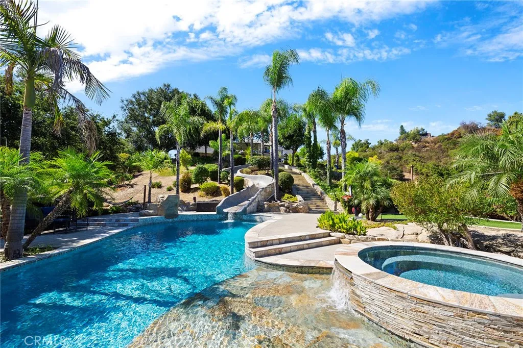 https://cdn.realtyfeed.com/cdn/127/306289942/440fa11b3813f1575bf0fe9a22a07cb4.webp
