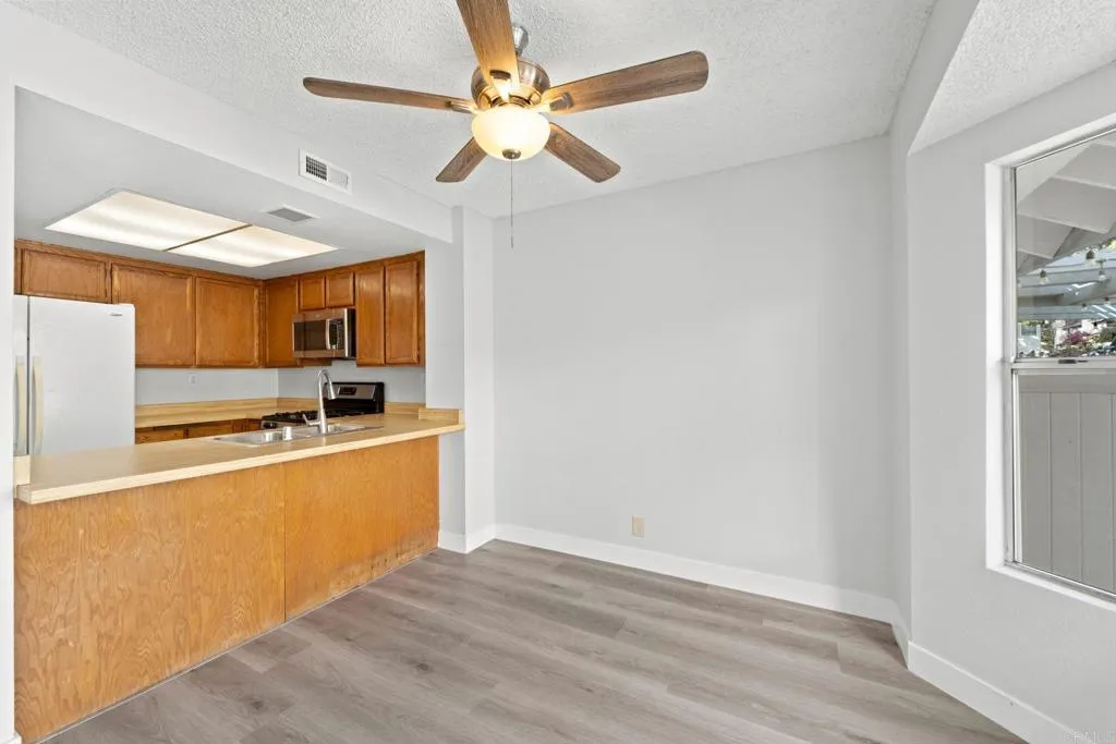 https://cdn.realtyfeed.com/cdn/127/306290289/bab9d8736b4834675ea93b8967ef2974.webp