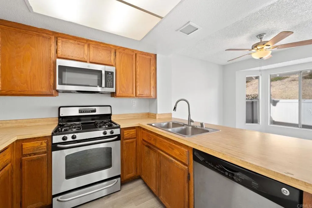 https://cdn.realtyfeed.com/cdn/127/306290289/cdcc1a62473e3f7bc1fc65e297a579cd.webp