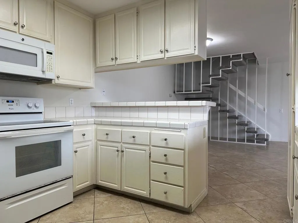 https://cdn.realtyfeed.com/cdn/127/306290437/09de88ef60f975c212abf9e9f427f391.webp