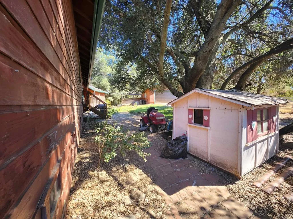 https://cdn.realtyfeed.com/cdn/127/306291645/43fa993b6d6d0bfb2e48e7c083d1f50d.webp