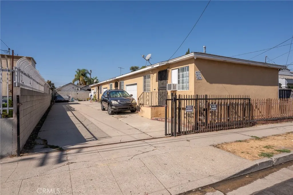 1405 Lagoon Avenue, Wilmington, Ca 90744 - Photo 5 of 17, Wilmington, CA