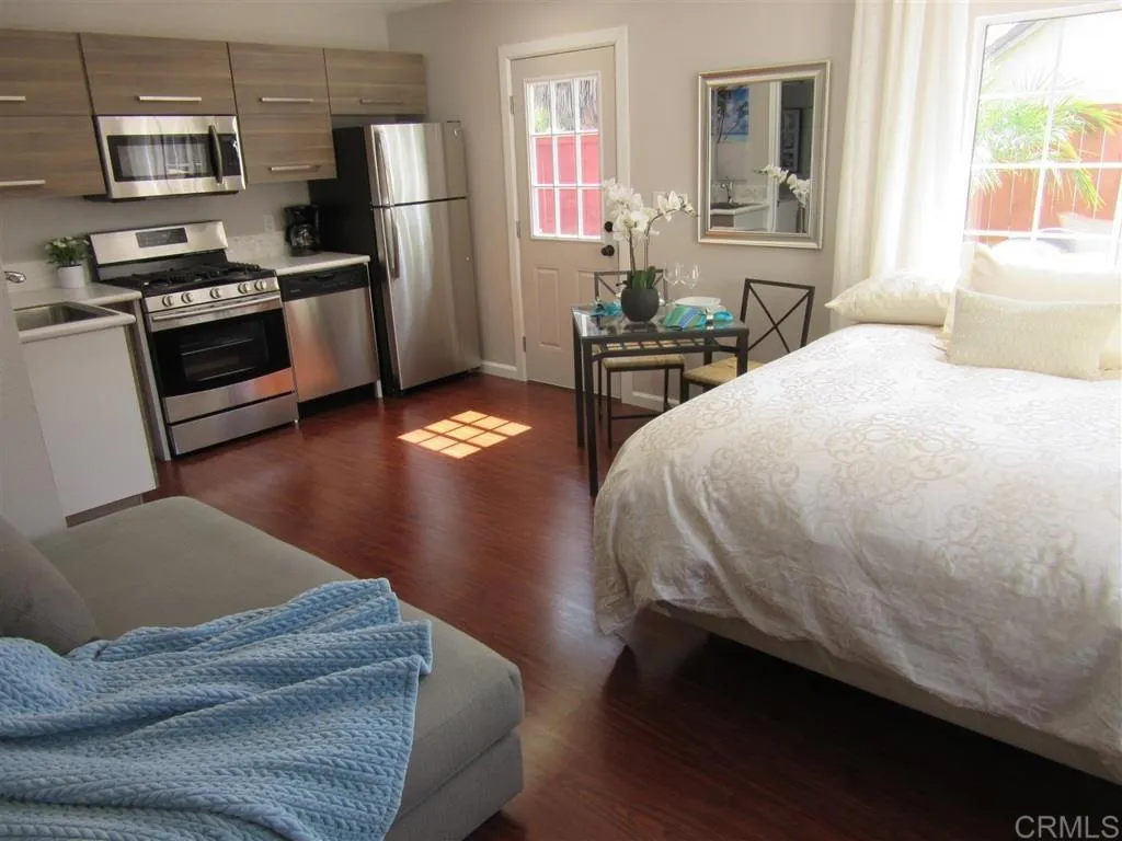 https://cdn.realtyfeed.com/cdn/127/306293764/c3e8f69e114da33589078c8943a8d25d.webp
