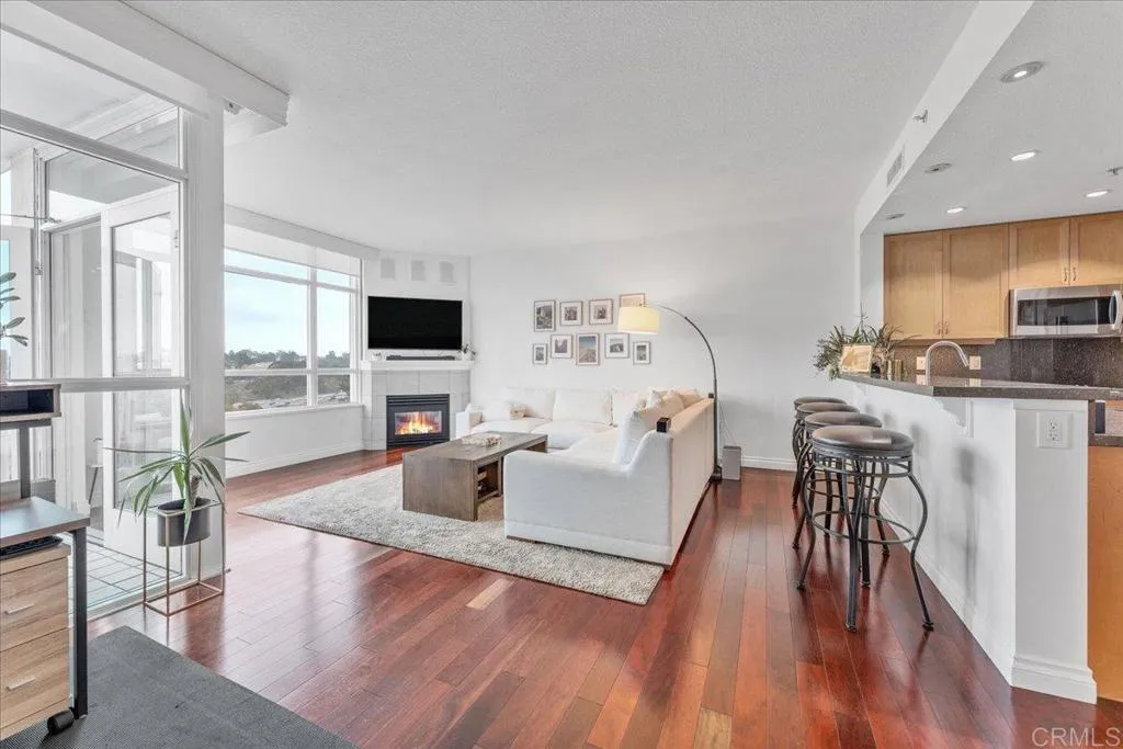 https://cdn.realtyfeed.com/cdn/127/306294026/776dfb246d96124b701bc01fac07df06.webp