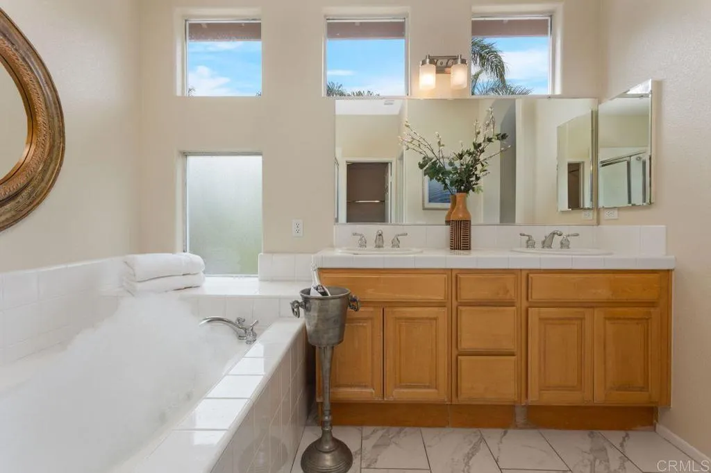 https://cdn.realtyfeed.com/cdn/127/306294628/a23719133057e970484731bc66fff983.webp