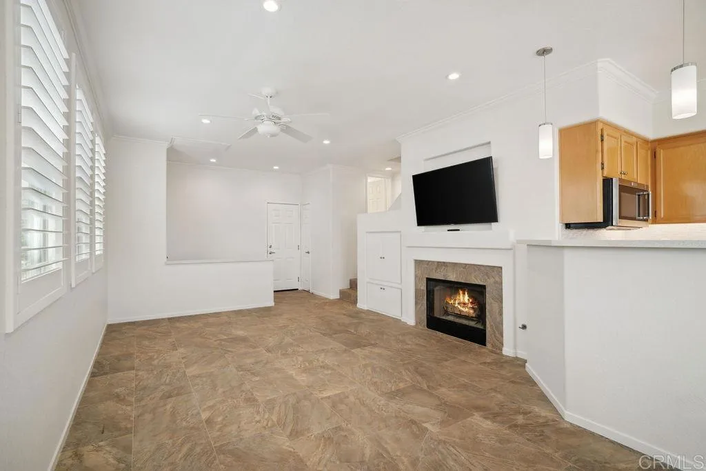 https://cdn.realtyfeed.com/cdn/127/306295157/d484cccea40fa8480f714d027af5f7c3.webp