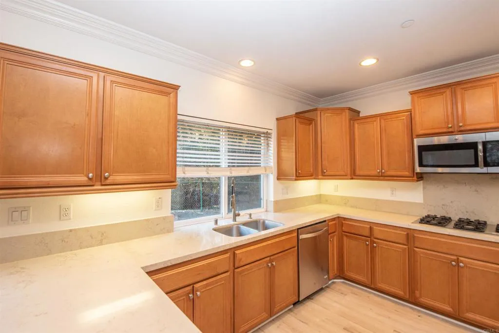 https://cdn.realtyfeed.com/cdn/127/306295632/9883cebb9568b564f83b1108fb3f6113.webp