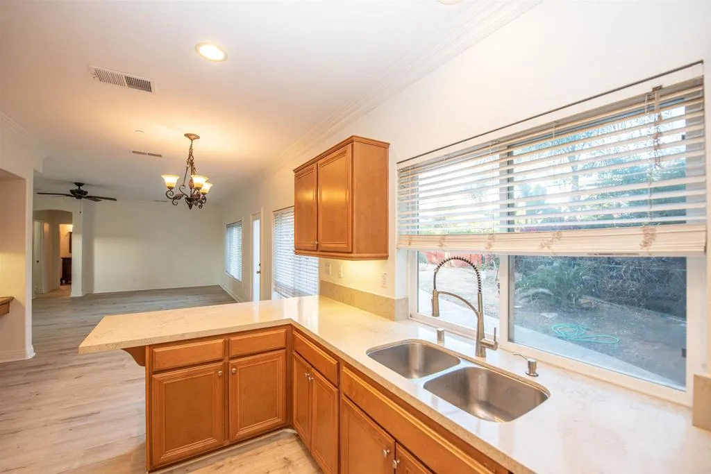 https://cdn.realtyfeed.com/cdn/127/306295632/b001cc920628106255e8d1c77db30dcd.webp