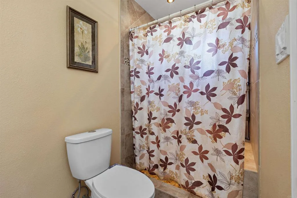 https://cdn.realtyfeed.com/cdn/127/306295656/43df6bdc27af832323786e3f61c2997f.webp