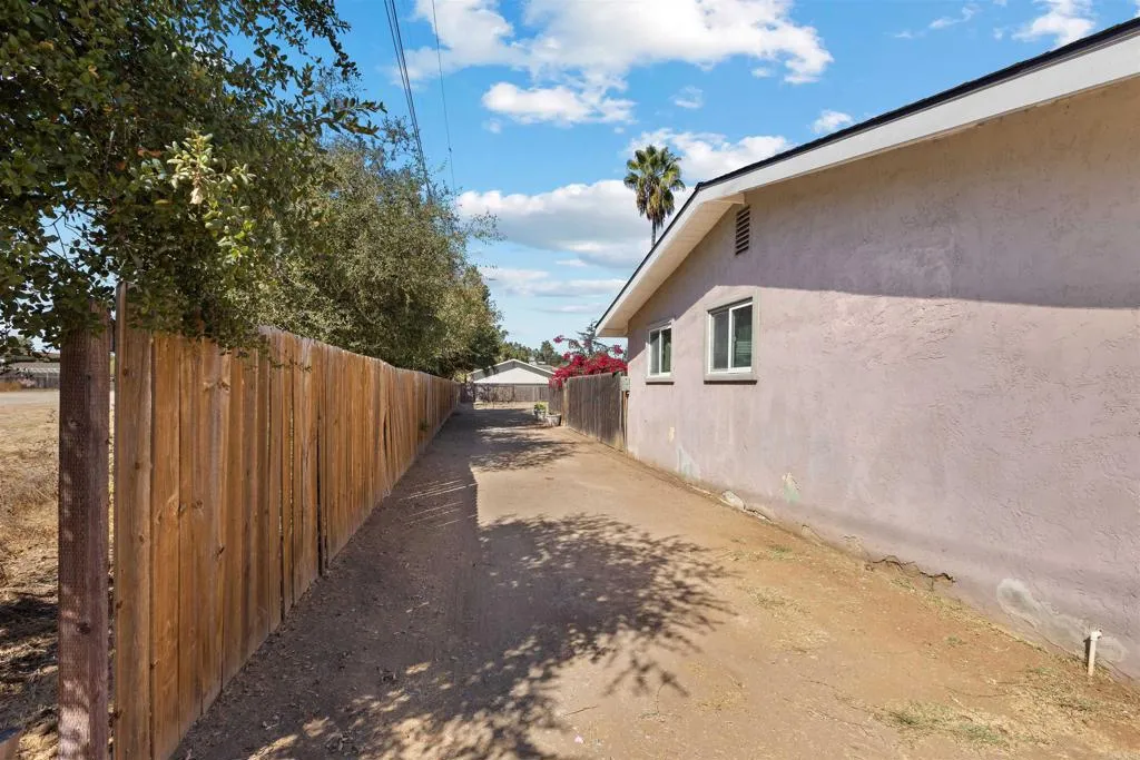 https://cdn.realtyfeed.com/cdn/127/306295656/a48b1c5f3d9c7e4c53d3281911a18ef8.webp