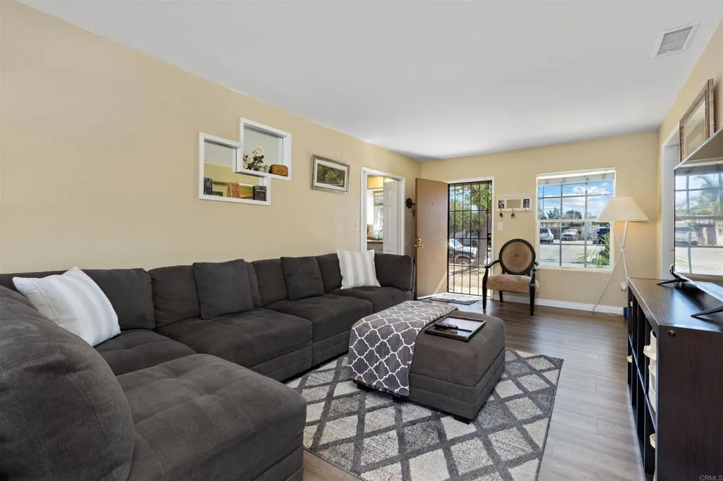 https://cdn.realtyfeed.com/cdn/127/306295656/e26bee66bf22a58c210cd2c5206e9229.webp