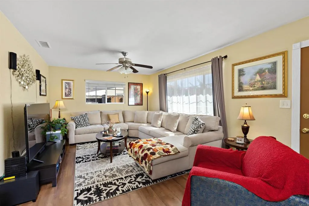 https://cdn.realtyfeed.com/cdn/127/306295656/ff4f85e60162ca493a36e399bc633fb8.webp