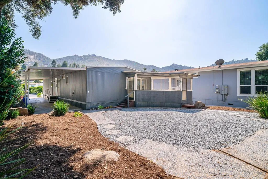 https://cdn.realtyfeed.com/cdn/127/306295871/86de76a442cd6ec881e95e91eed6f432.webp