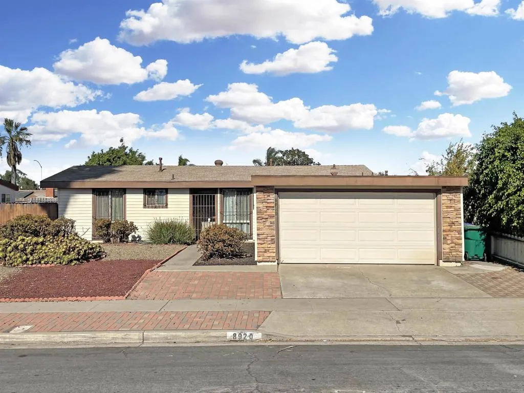 https://cdn.realtyfeed.com/cdn/127/306295895/9397d1458c1502214af91599de24f1a7.webp