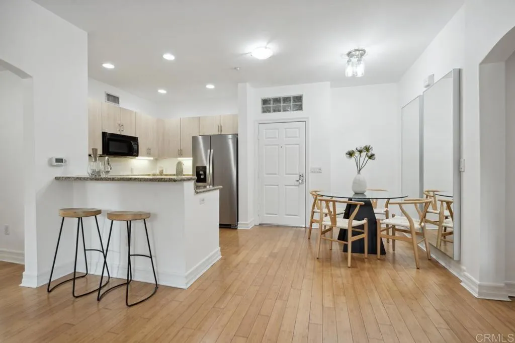 Photo #5: NDP2409538 Listing 